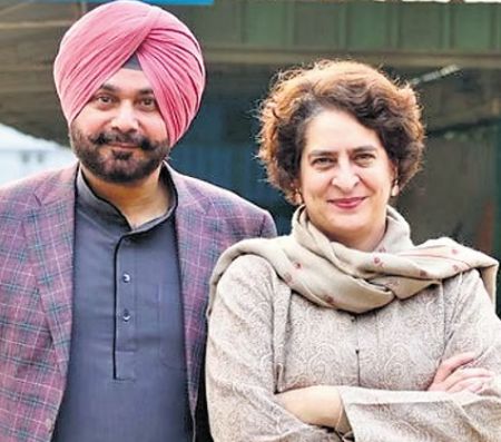 Navjot Singh Sidhu and Priyanka Gandhi during Punjab Congress phase