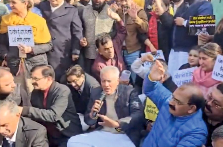 Sunil Jakhar addresses BJP protest outside Punjab CM residence