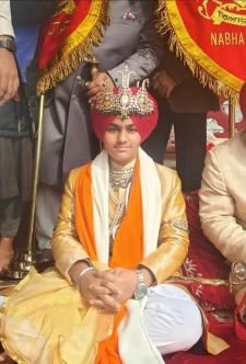 Ceremonial attire worn during a dastaarbandi event